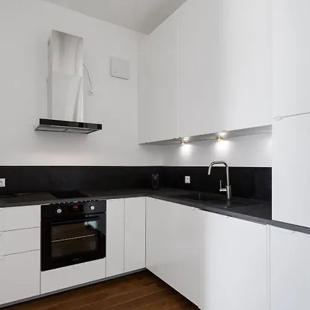Towarowa Center Apartment *